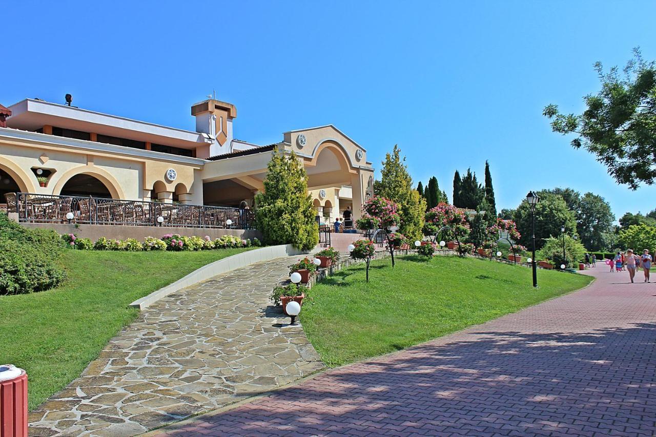 Duni Village Complex